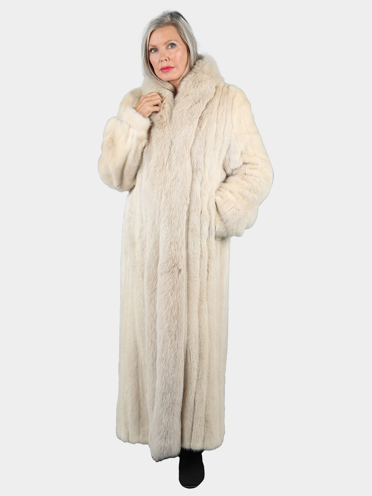 Natural Mahogany Female Mink Fur Coat - Estate Furs