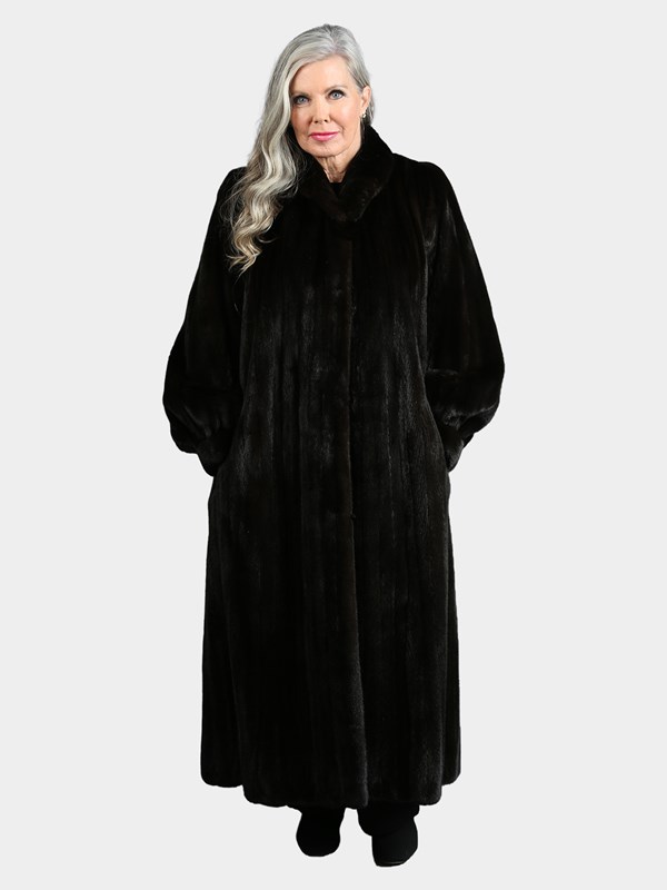 Woman's Natural Ranch Female Mink Fur Coat