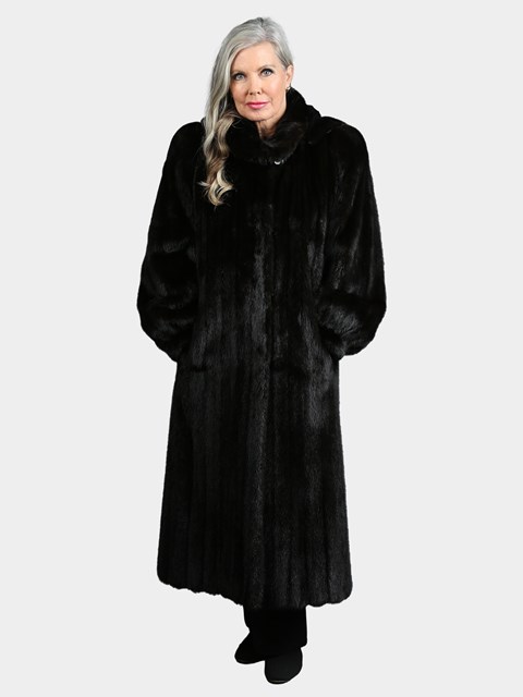 Woman's Natural Ranch Female Mink Fur Coat with Detachable Hood